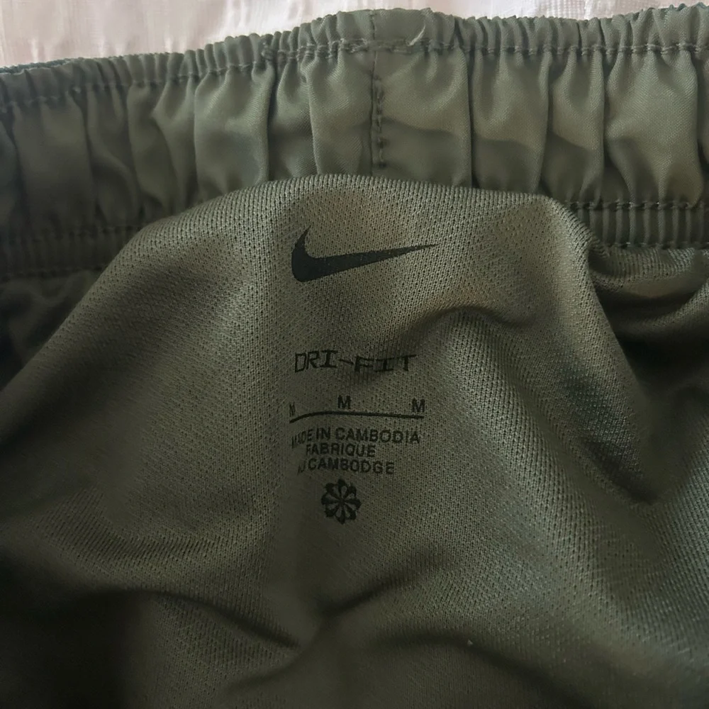 Nike Women's Green Running Shorts - Picture 2 of 3